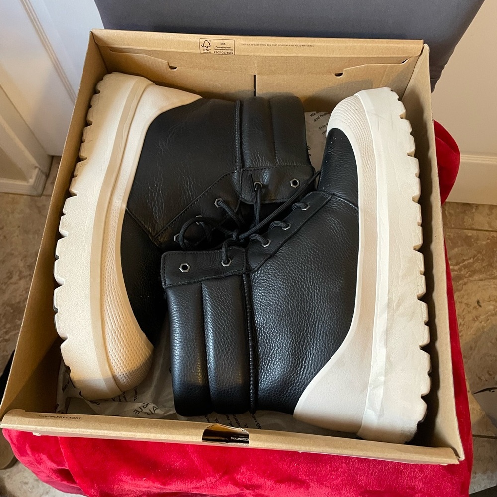 UGG Black and White Men's Boots Size 15
